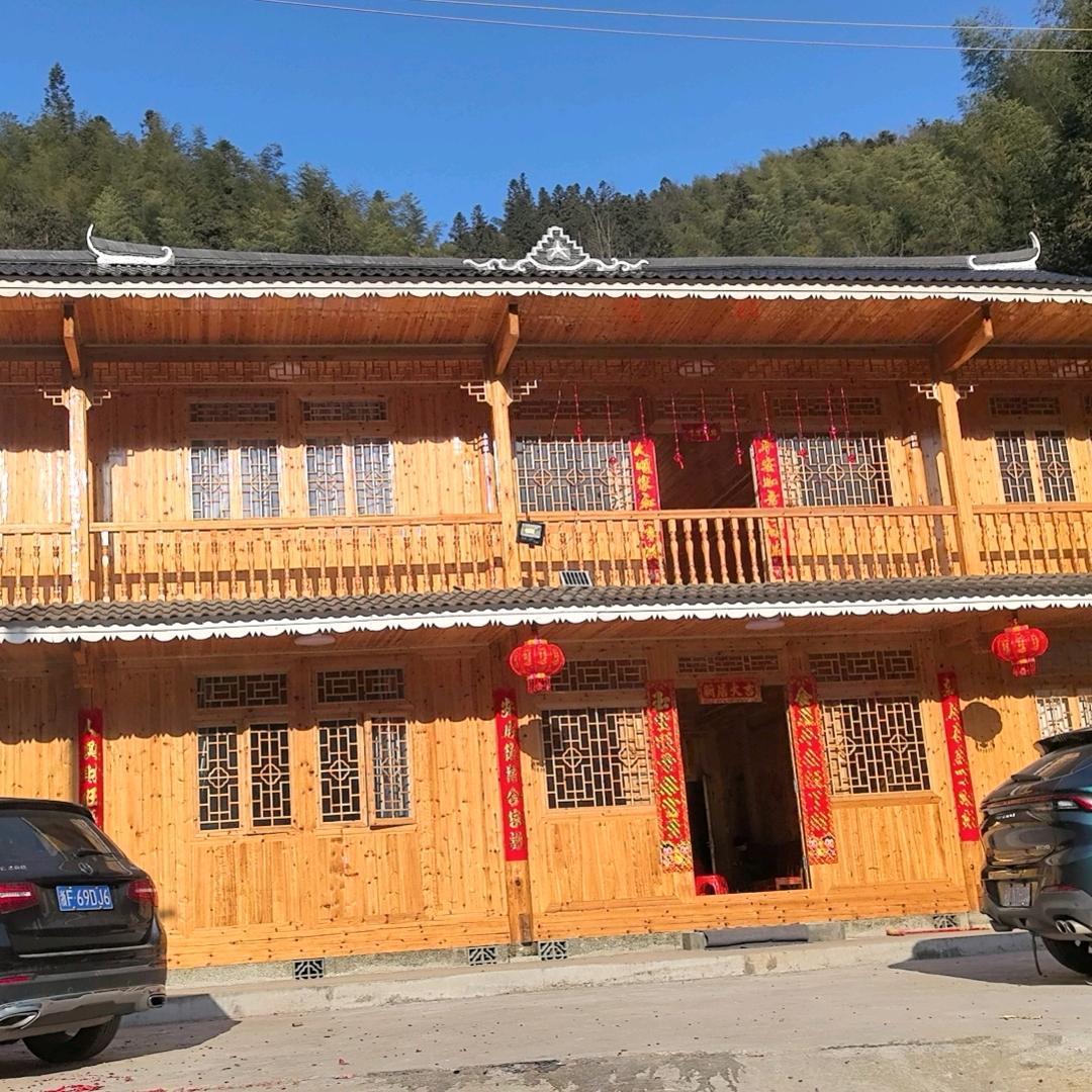 佳乐山庄伍锡华