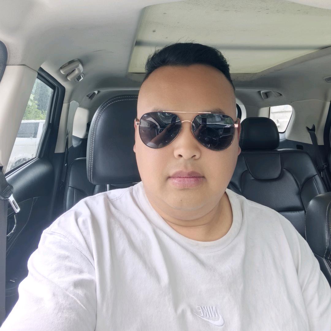 爱钓鱼的小杨