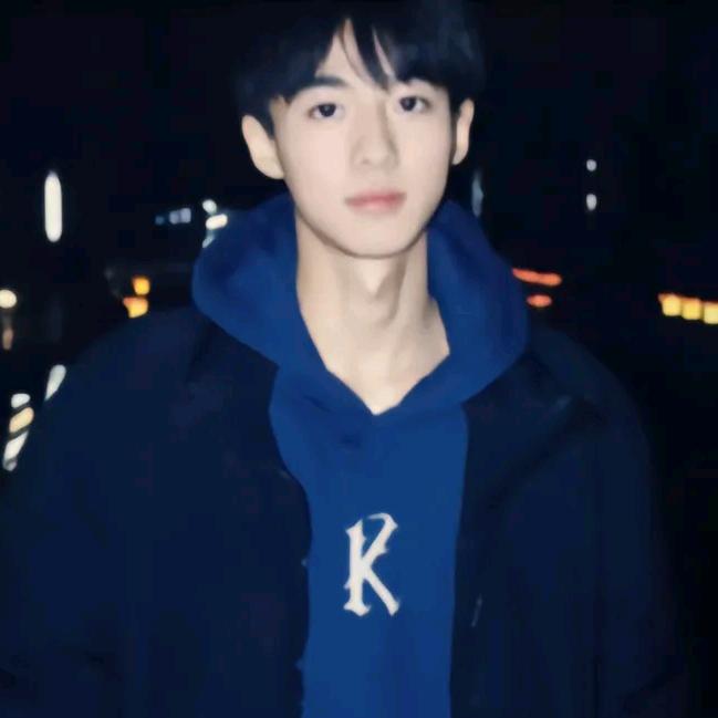 李拾卿