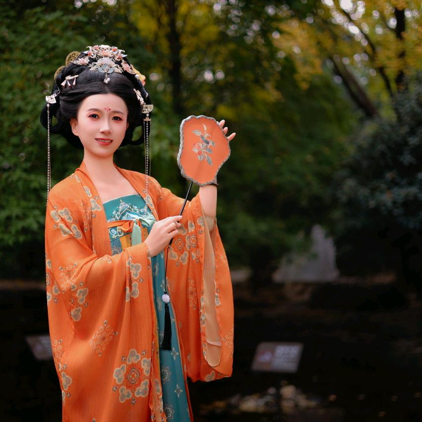 祺得隆咚·强