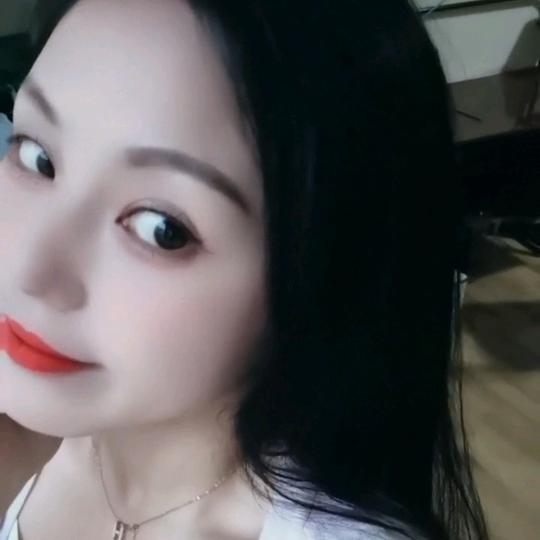 苗苗洁