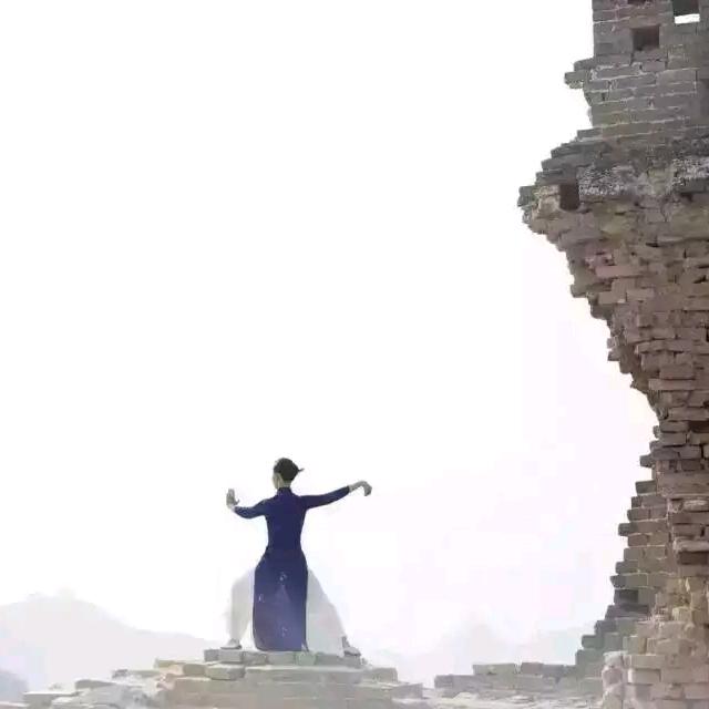 清清的氧萃山泉水