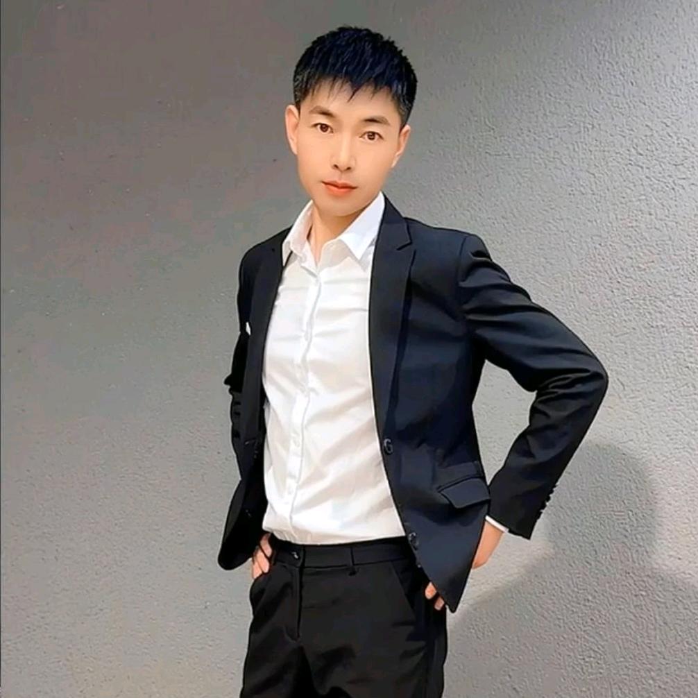李逸豪