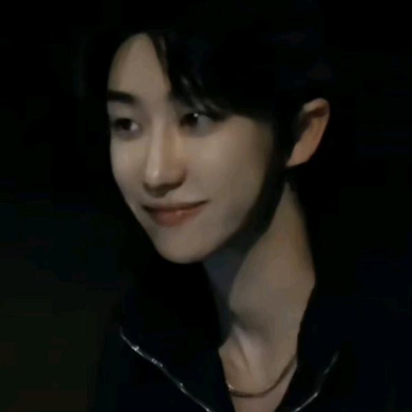 🌔困羔💫