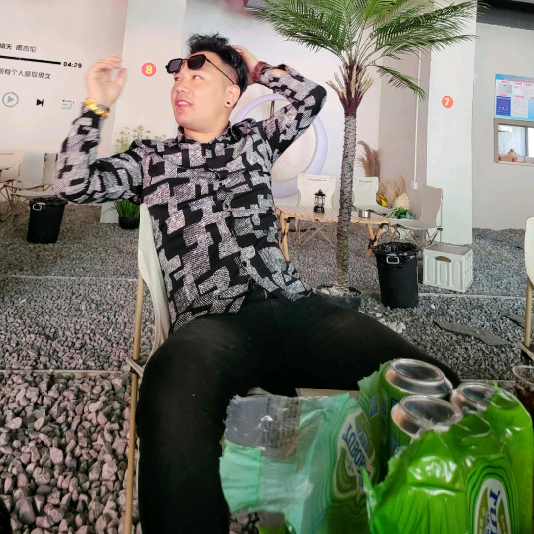 理塘王子降央曲扎