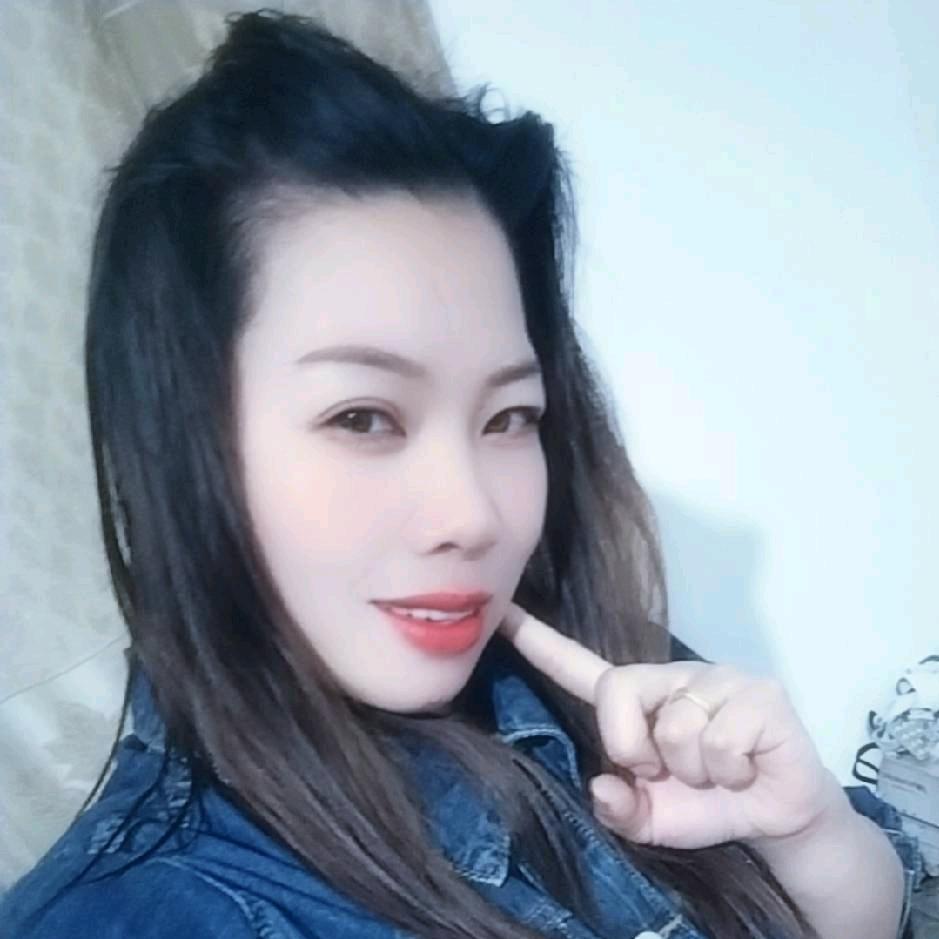 丢了微笑还要伪装