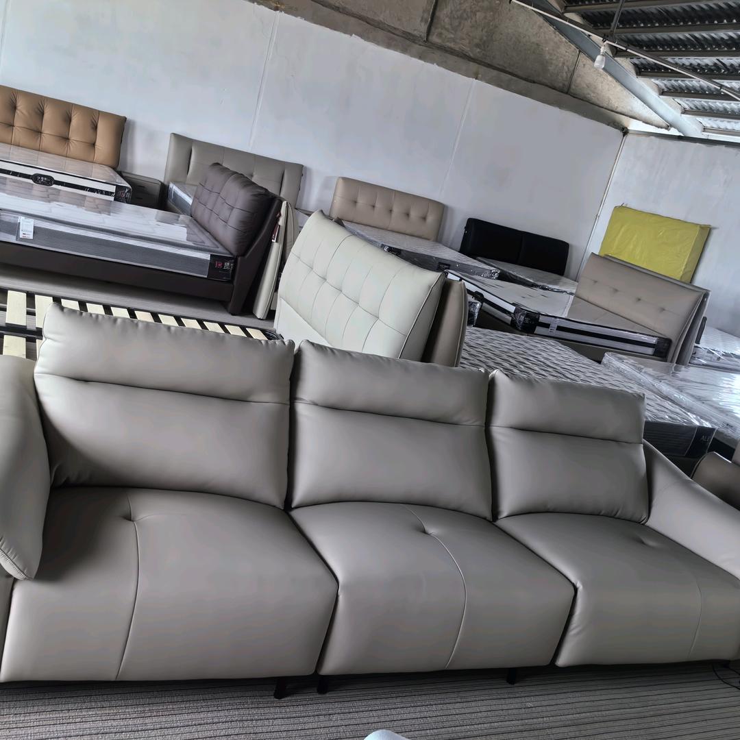 丽江皇泰家具批发中心