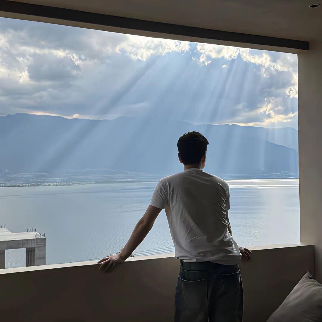 海上生明月