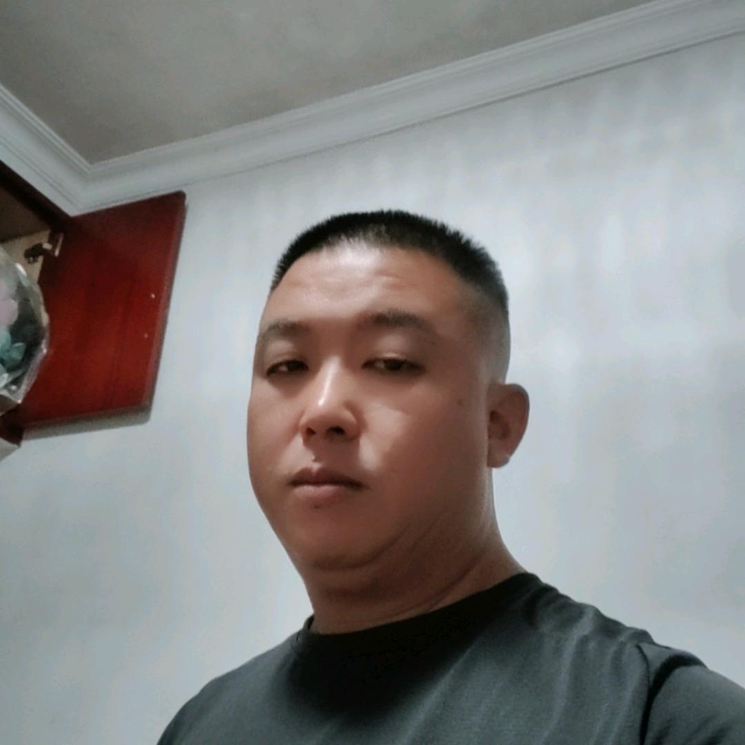 冠市兔宝宝板材罗保松