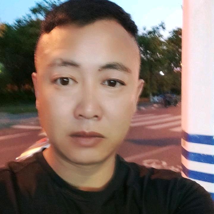 陈  先生