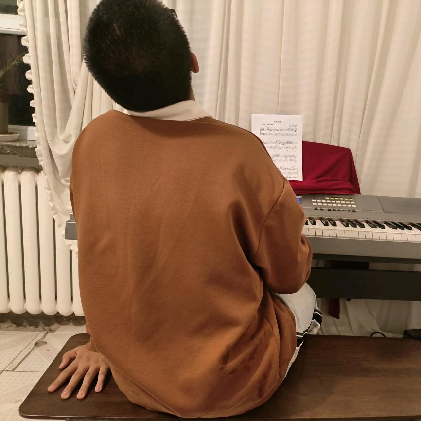 暖男排狗后面