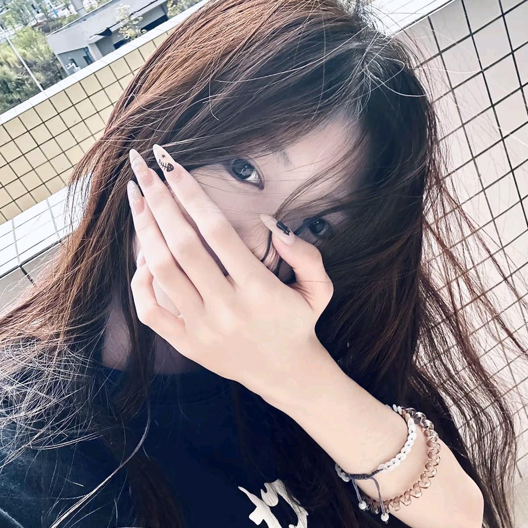 茜芊服饰