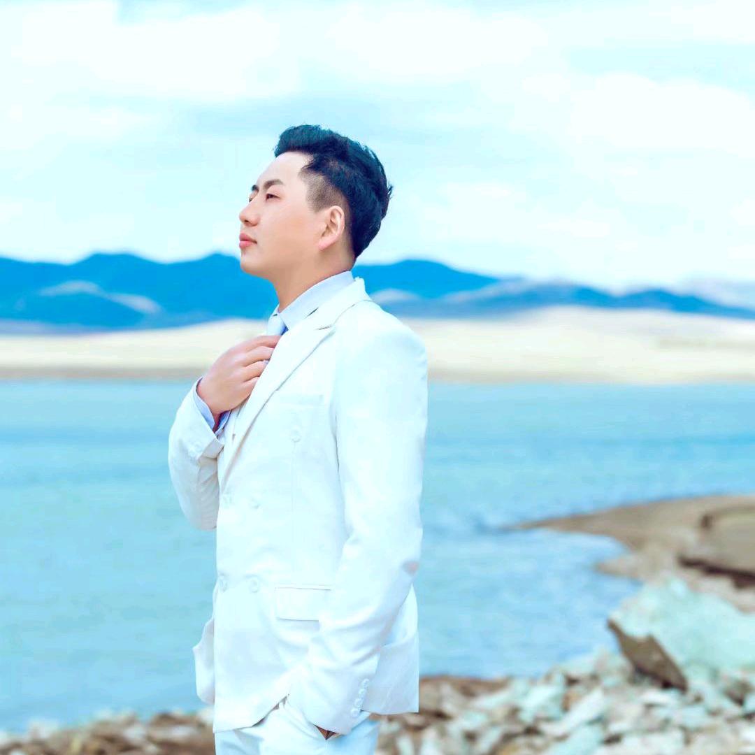 Mr۰阿岳筅苼.`