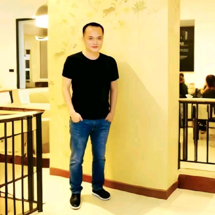 陈默是金