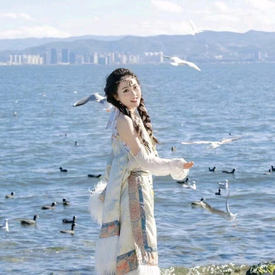 云南旅游领队    小雪