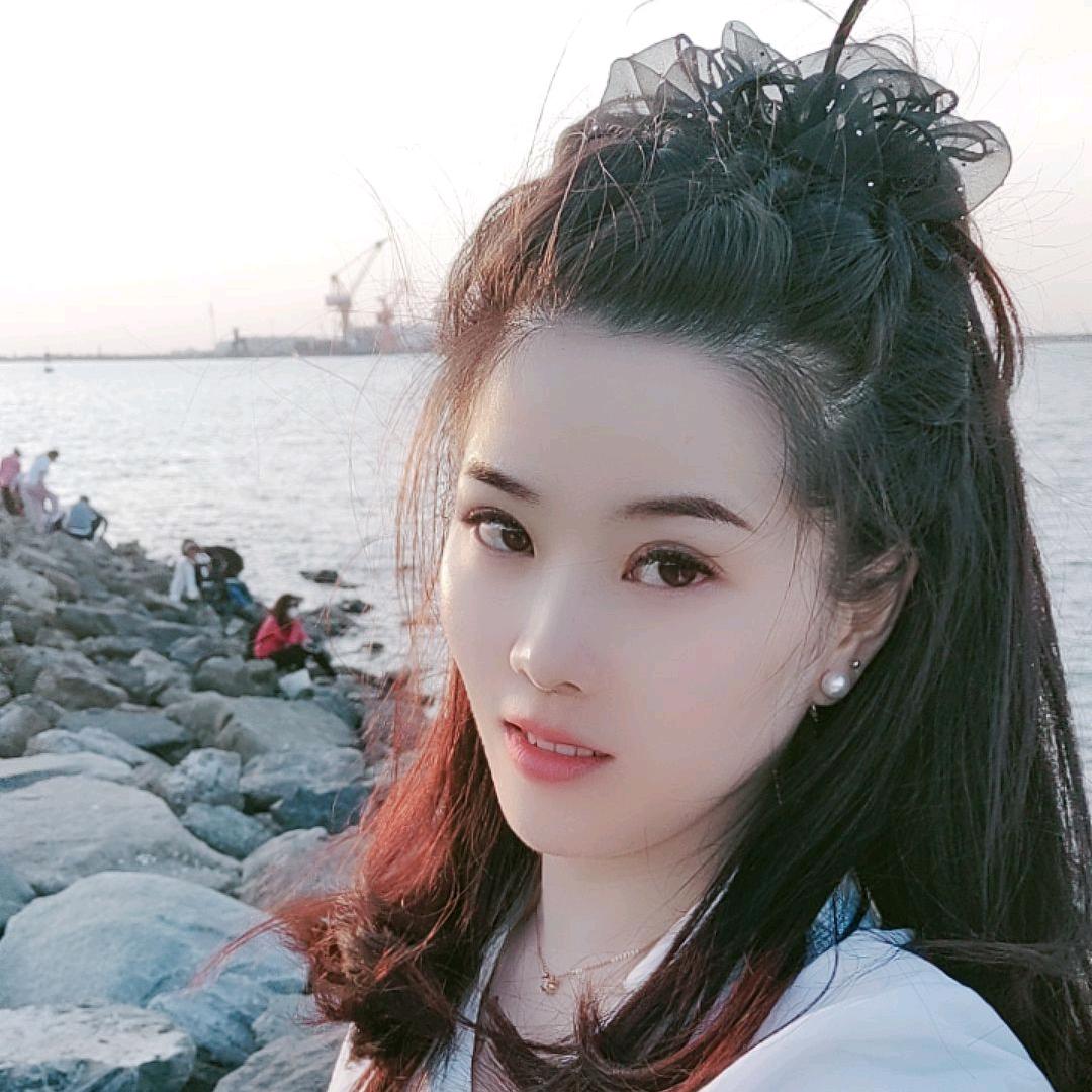 沈 月 月family幸福快乐😊