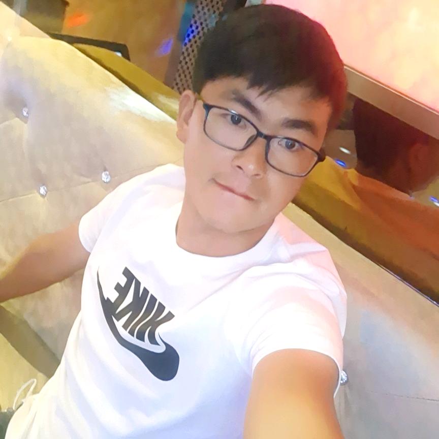 小眼镜💪