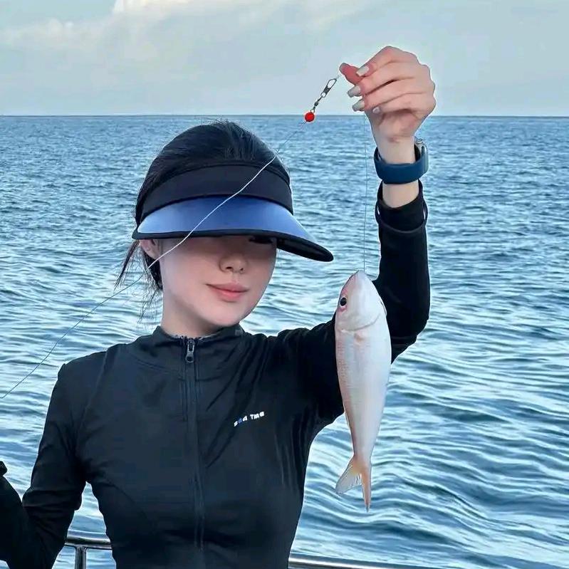 小七七爱钓鱼