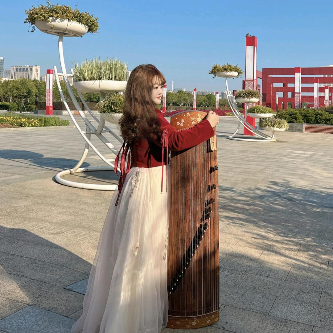 芦铭古筝艺术小美老师