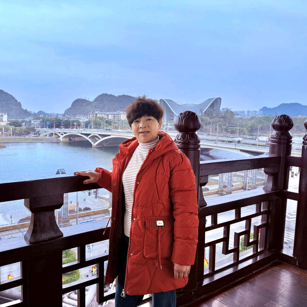 我是快乐人生，，霞姐