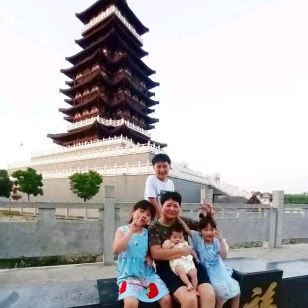 四个小宝贝的奶奶，拒私聊