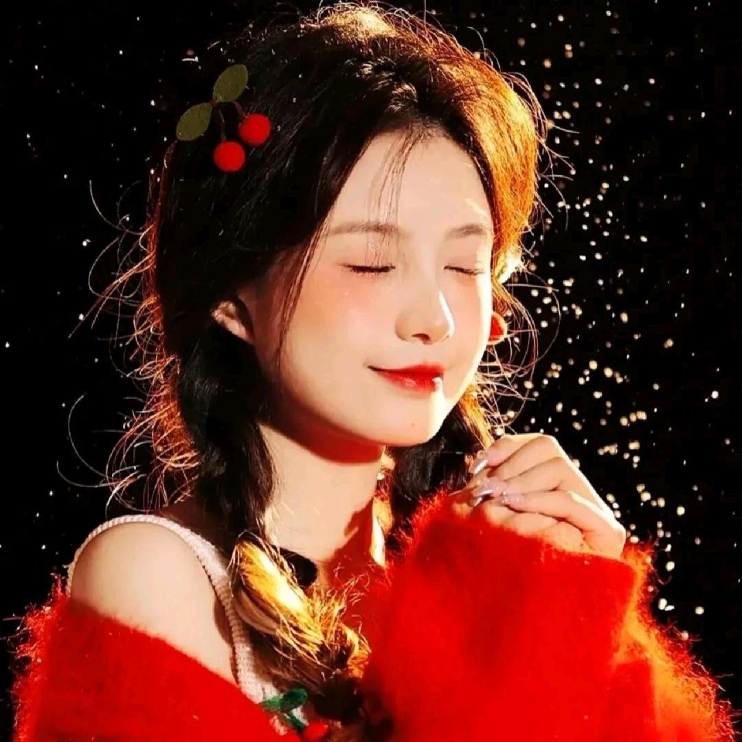 小雪雪٩(๛ ˘ ³˘)۶❤