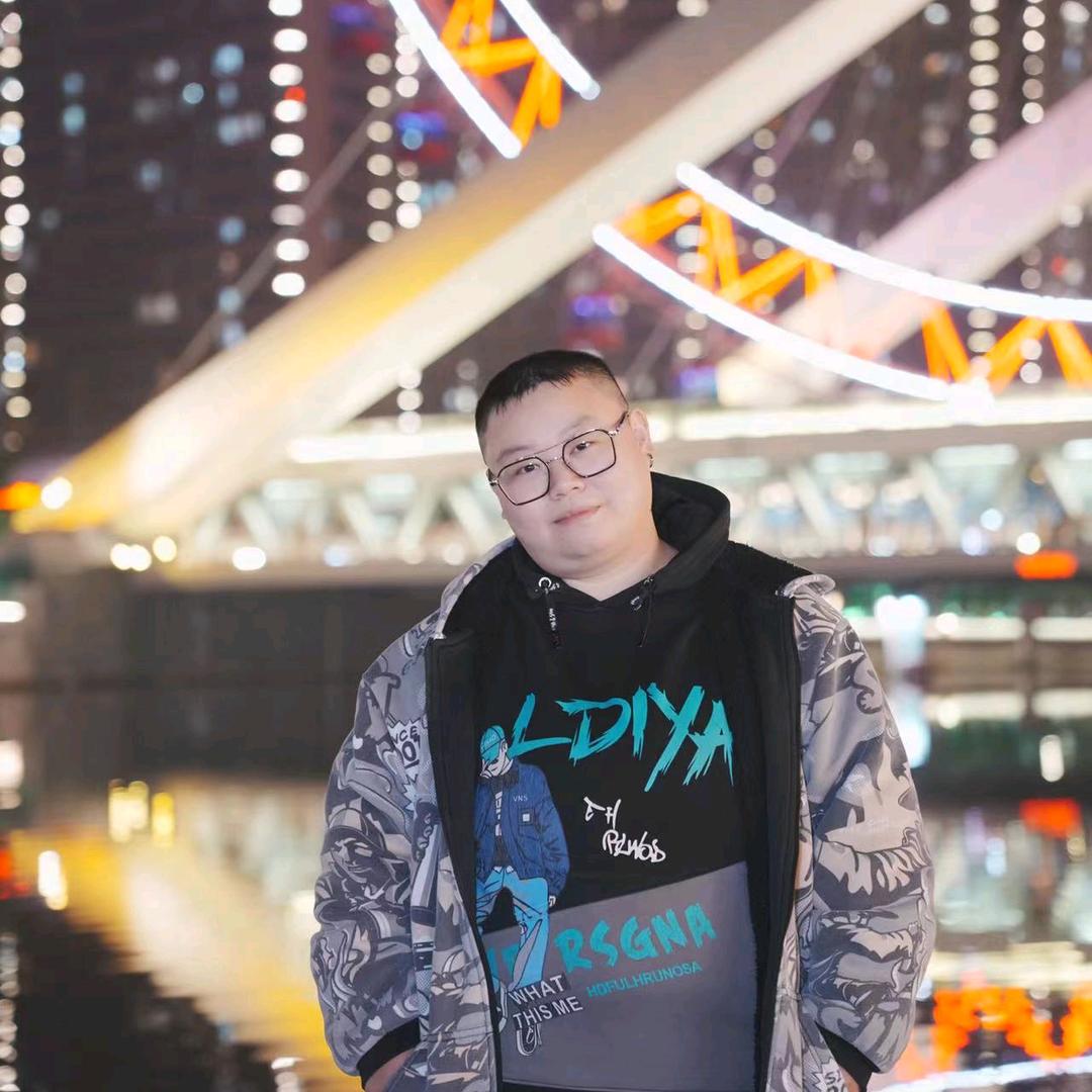 洋洋得意😎