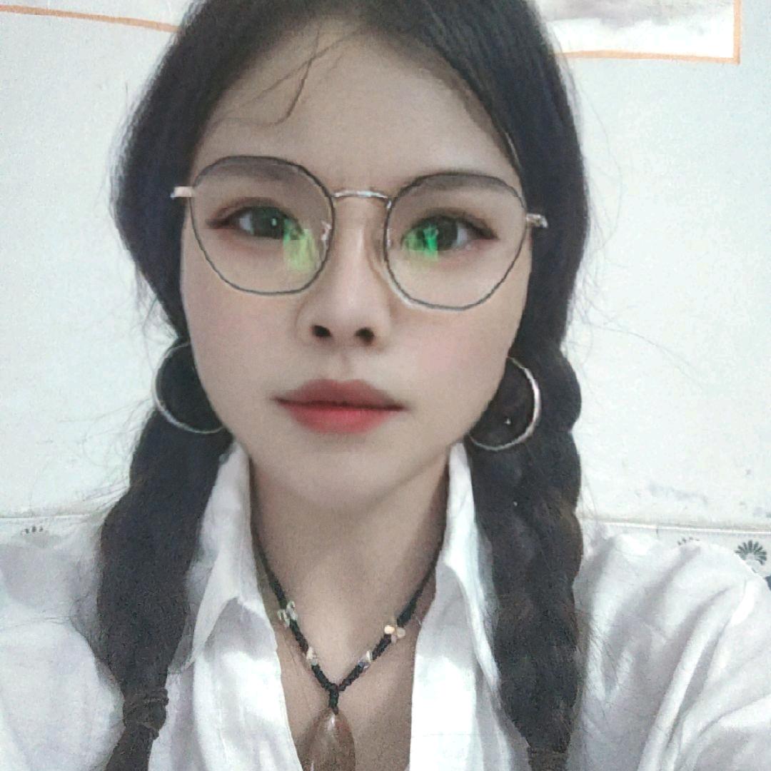 70后的单亲妈妈。债务累累。