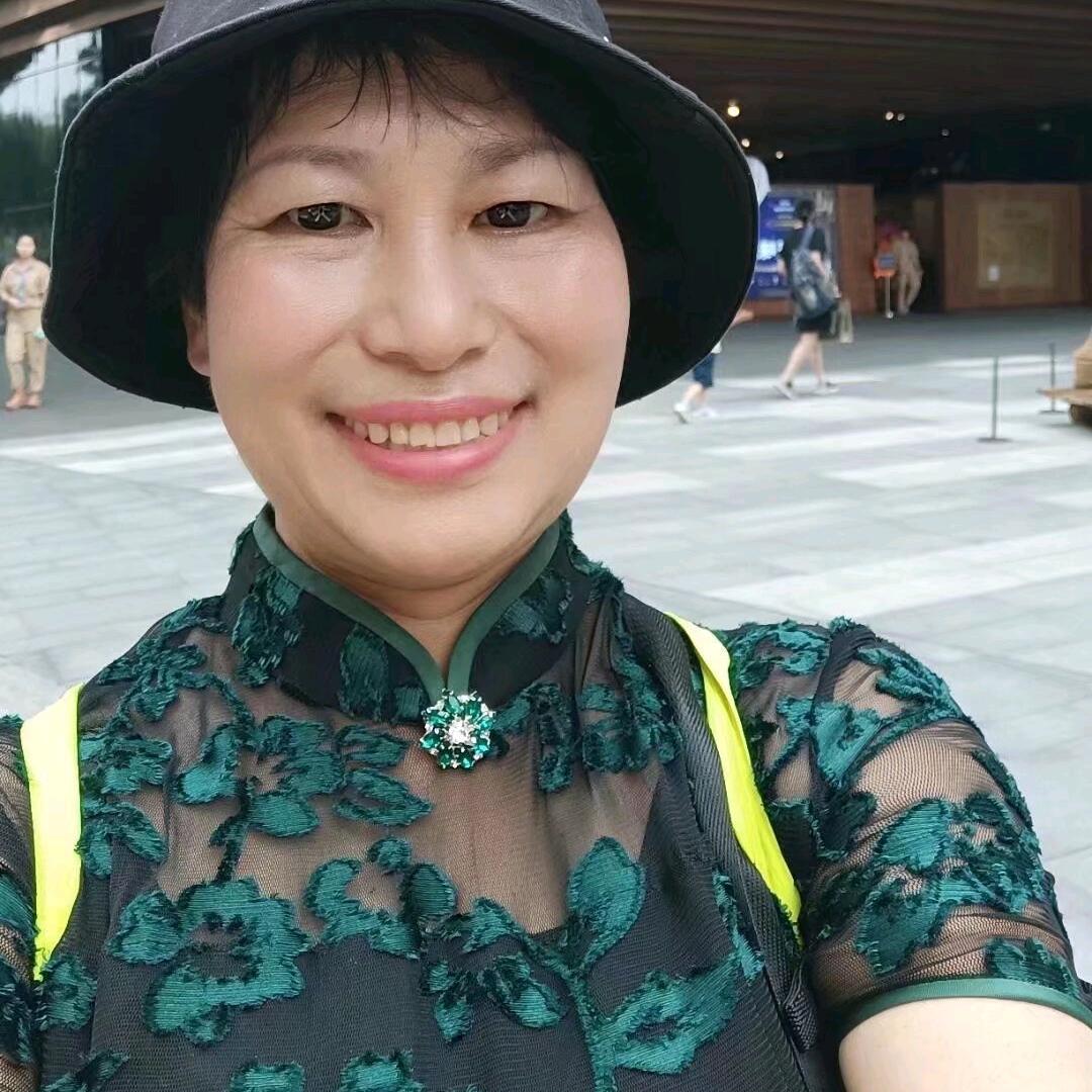 爱笑的虹姐