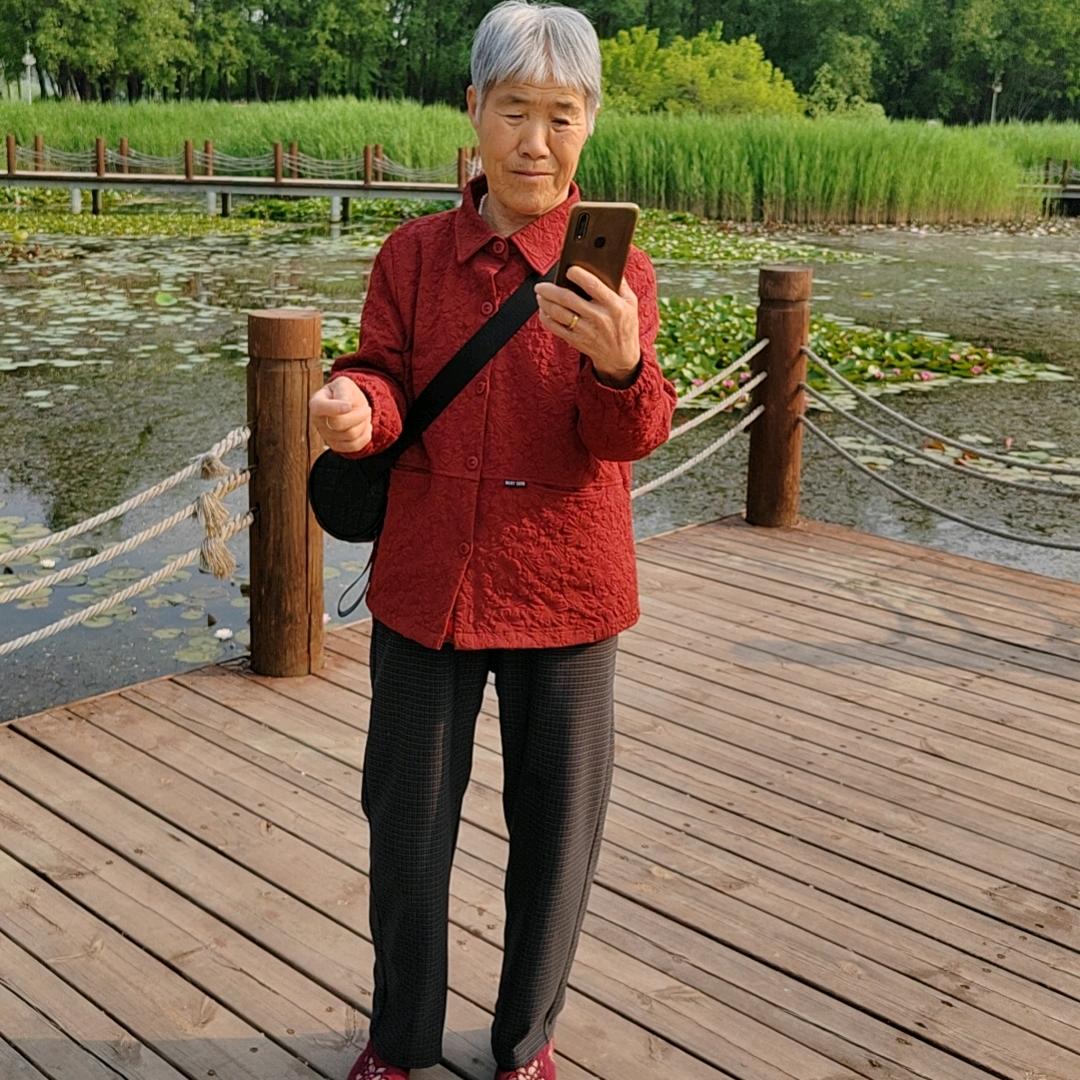 李阿姨  有6个儿女