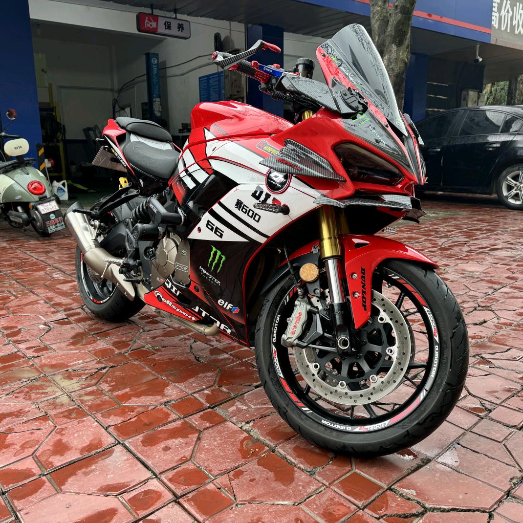 成都臻鑫严选汽车销售有限公司