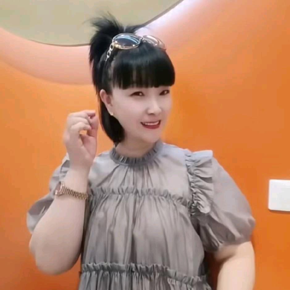 艾薇尔重庆陈家桥店亚姐