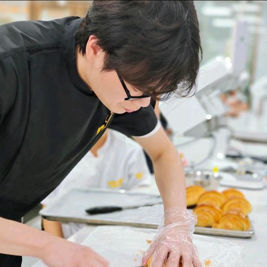 跟着超超学烘焙