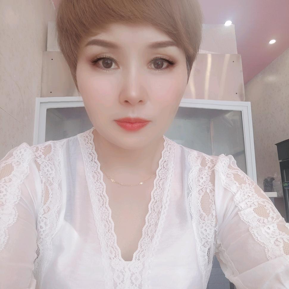 琼