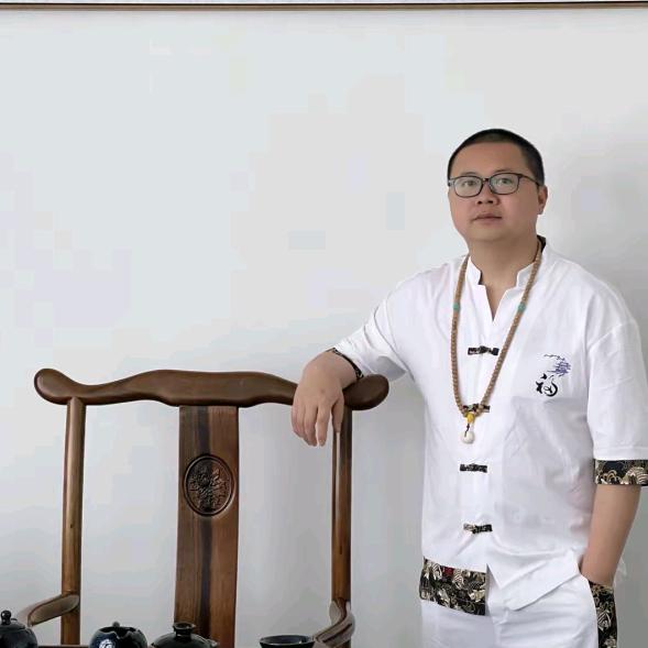 101平台胡老板助理经理-易友奇