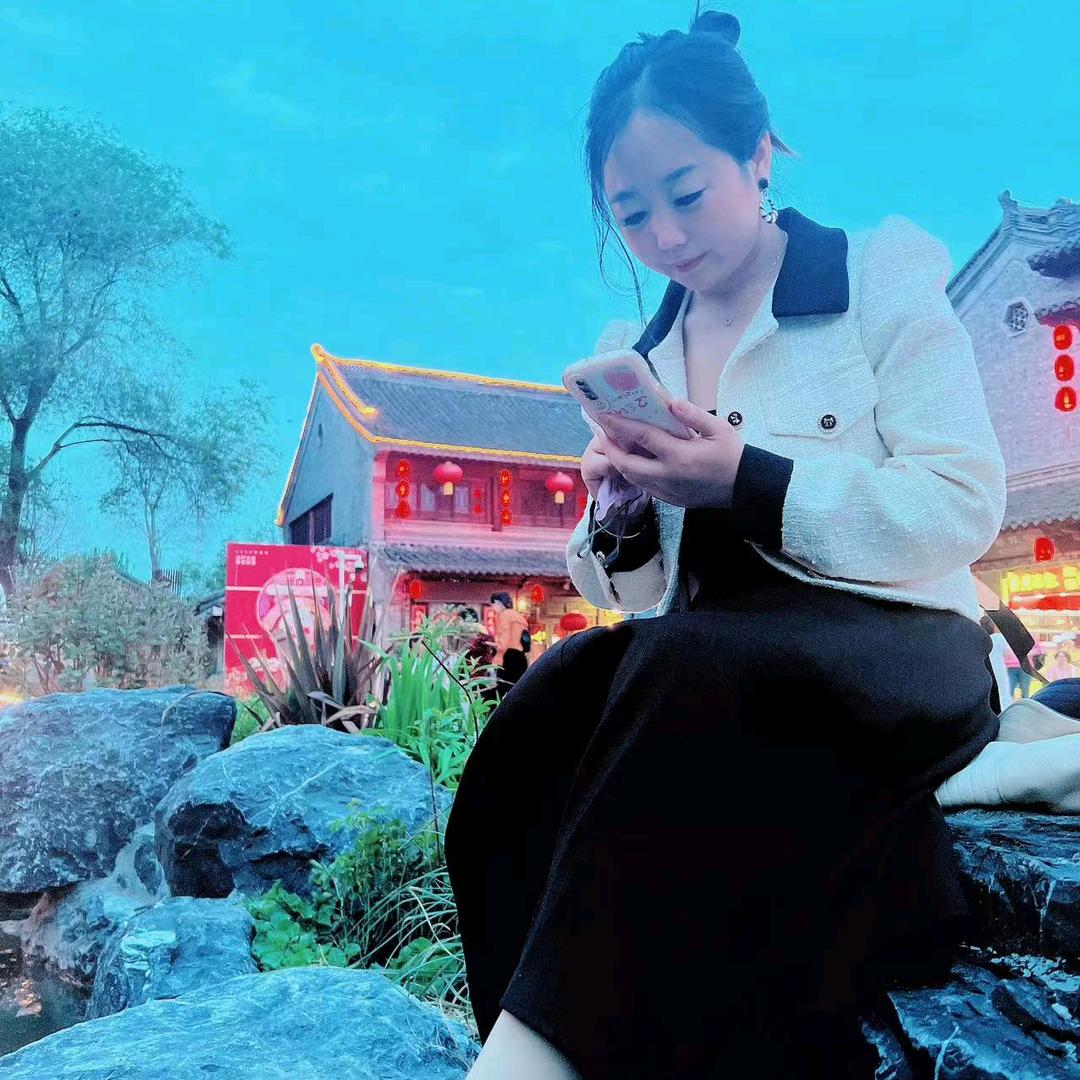 深情暗助的傲娇千金头像