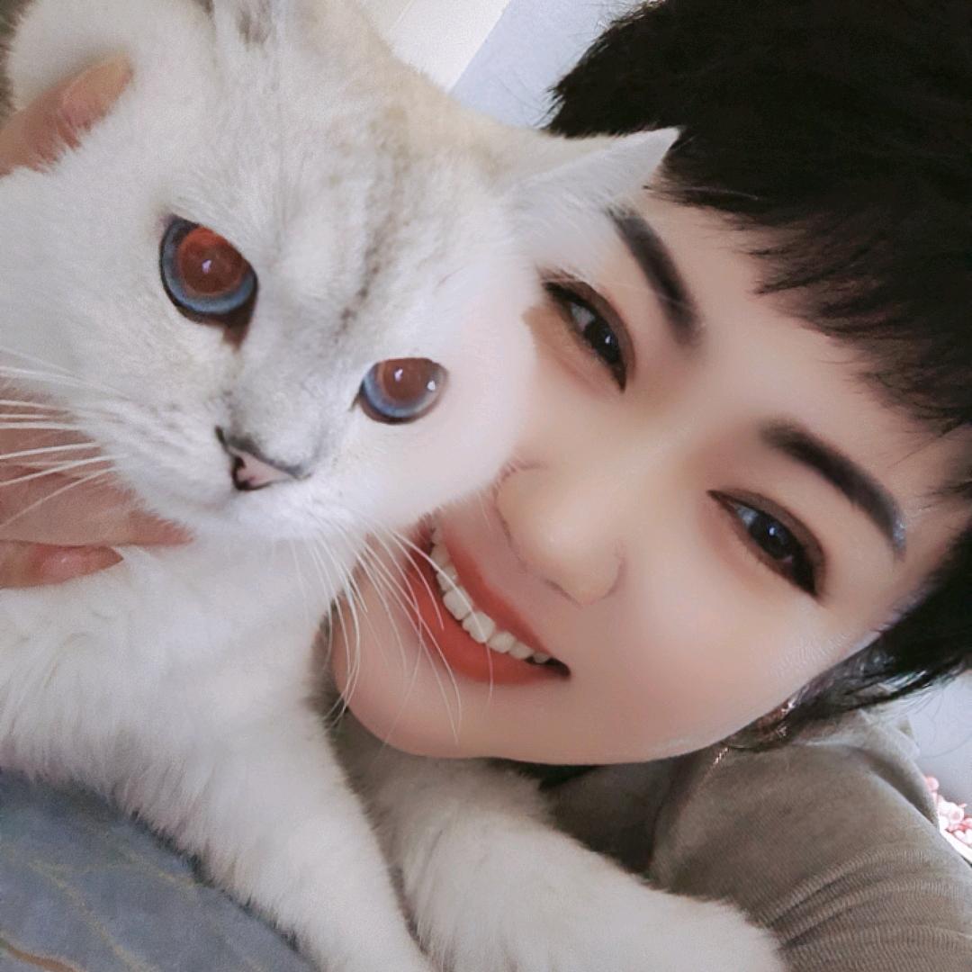 嘿！这胖丫儿挺逗