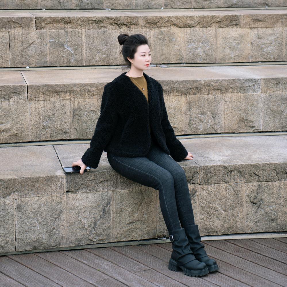 杭玲白发转黑成都