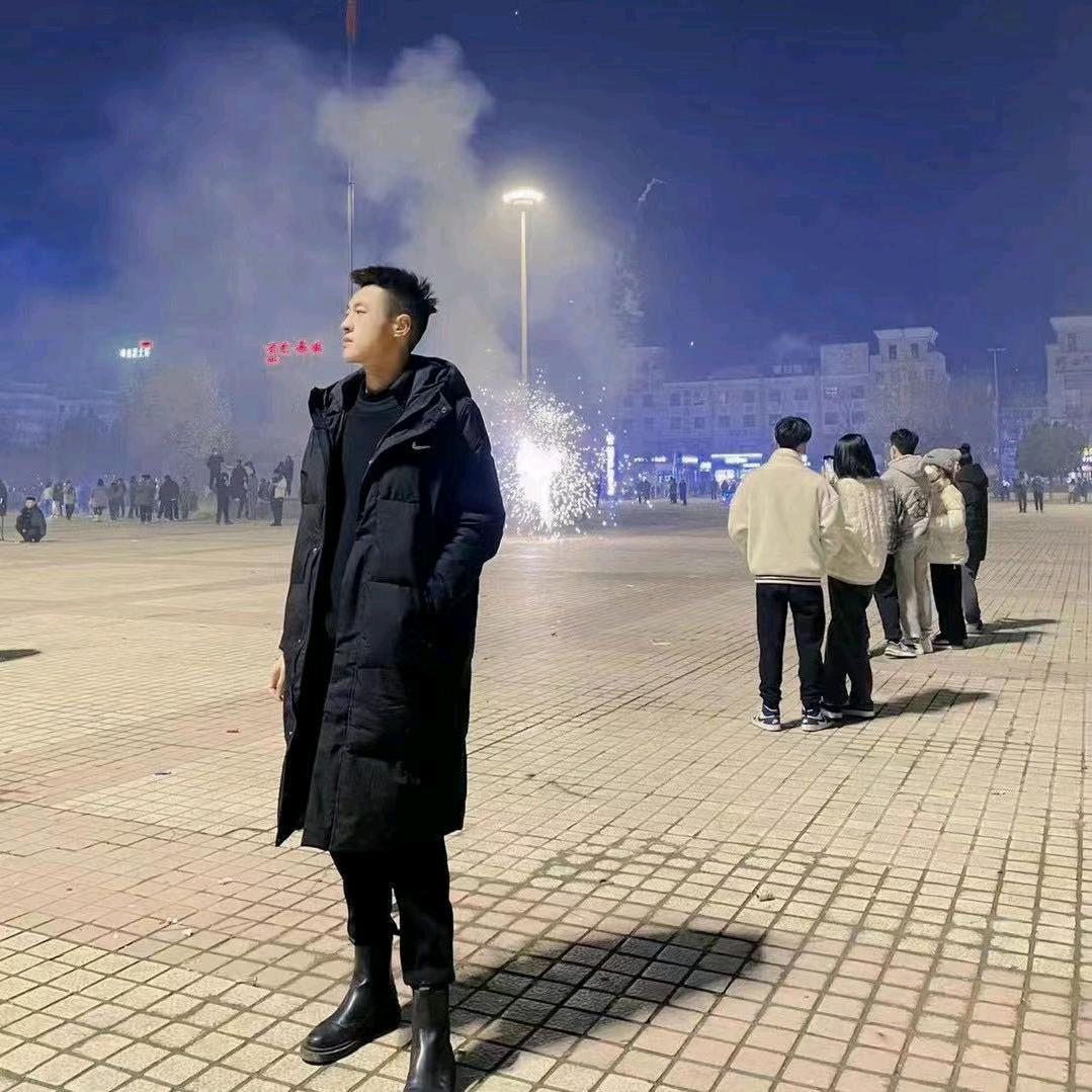徐  浩   (游三助理)