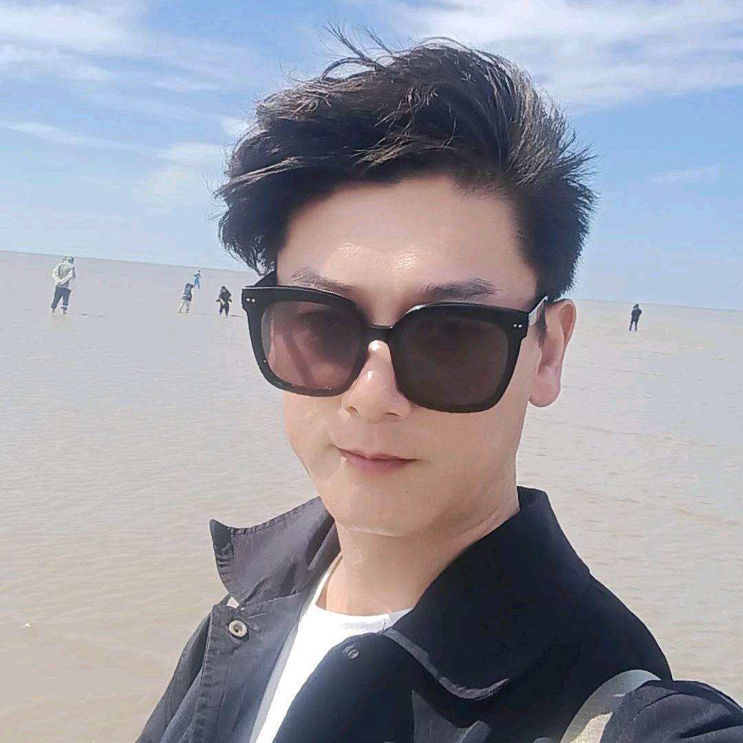 爱钓鱼的陈小宝