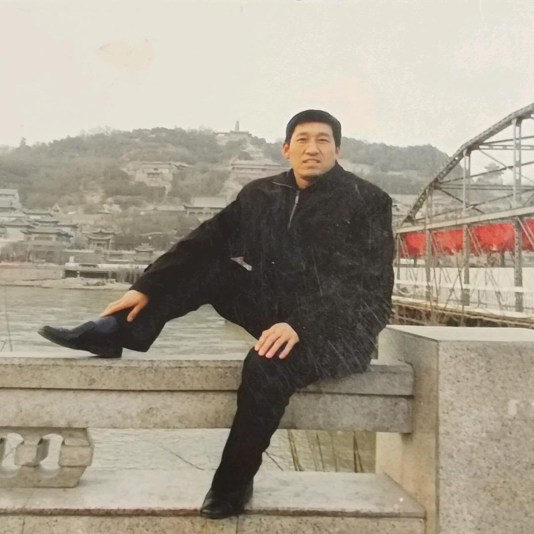 黄守奇