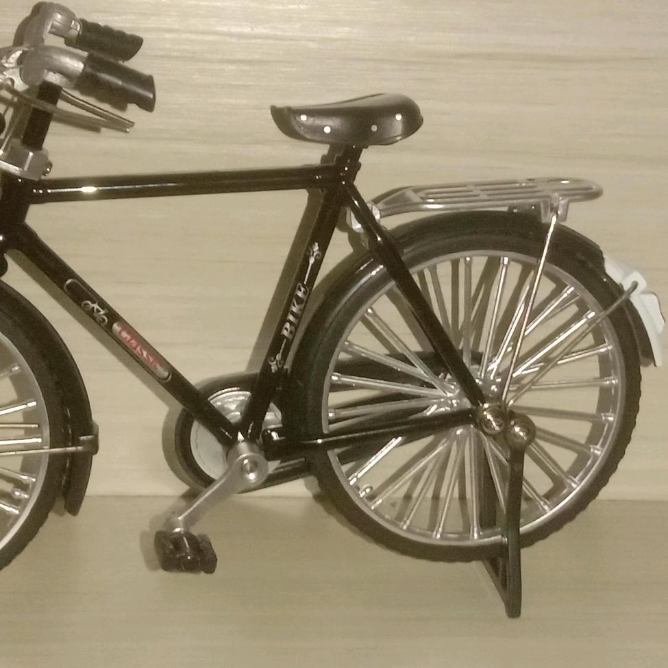 不够坚强做个安静的人