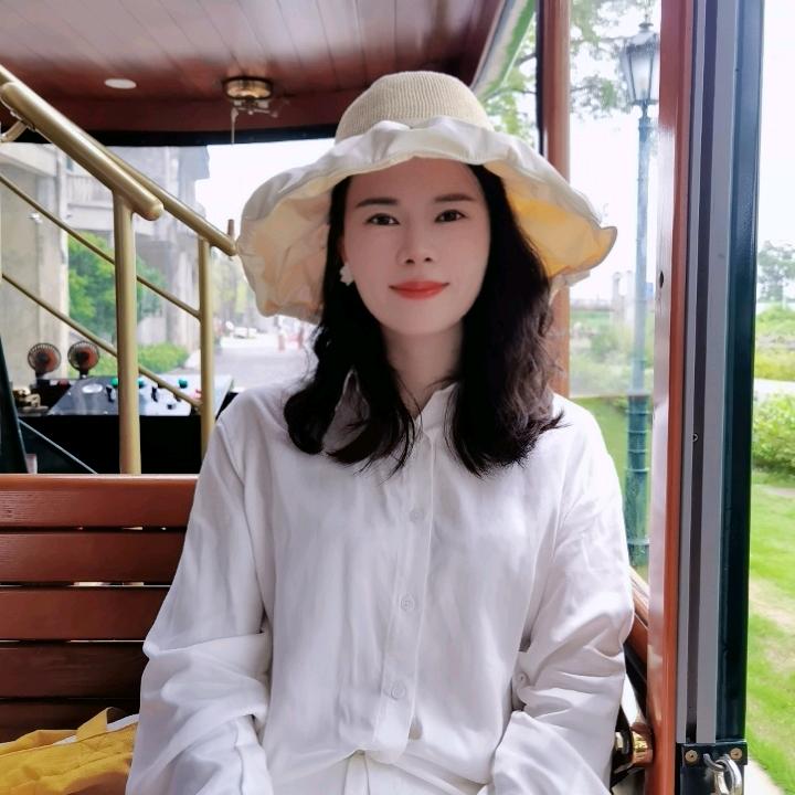 90后女包工头澜馨