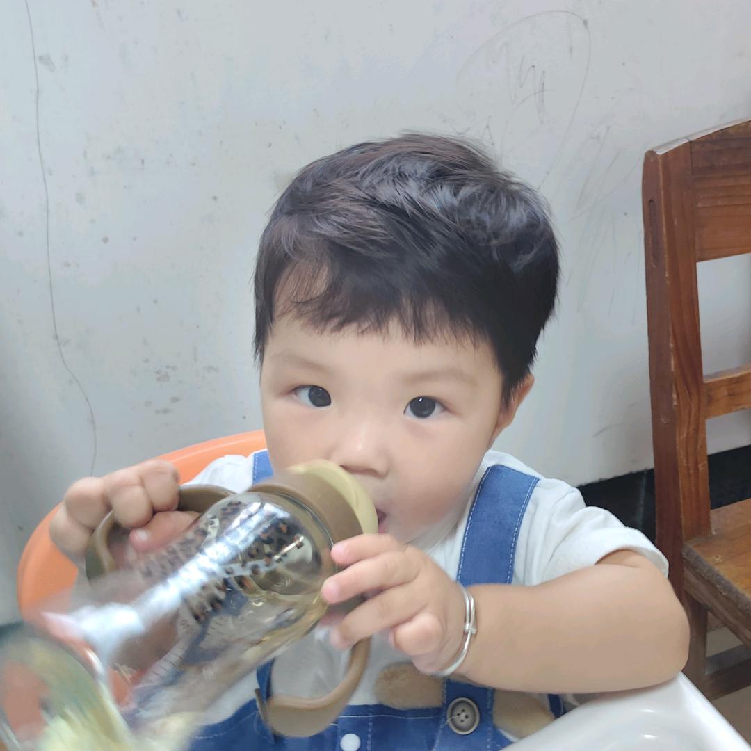 一只小铵铵