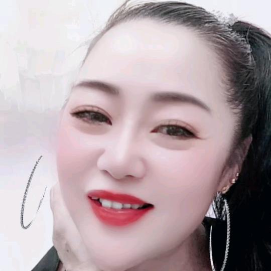 爱唱歌的女孩