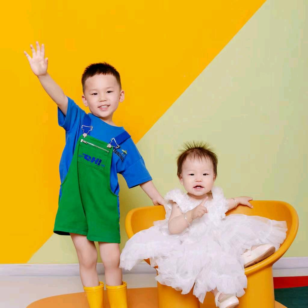 我(｢･ω･)｢嘿