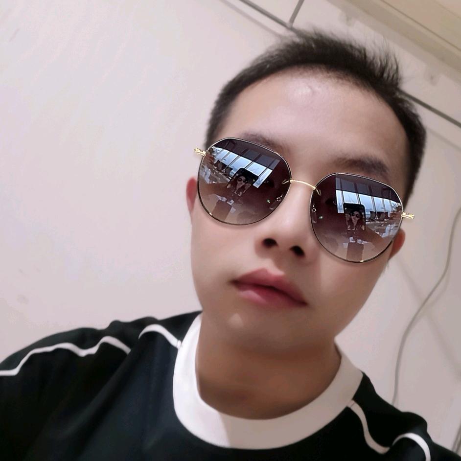 蟑螂哥🪳🪳🪳