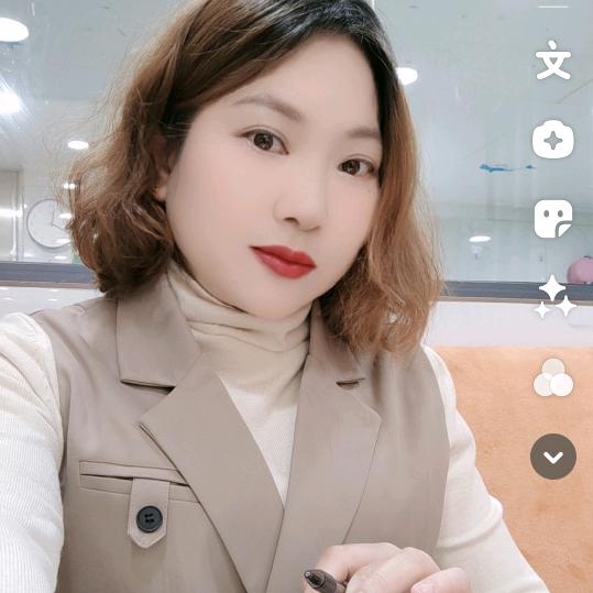 爱生活的艳姐姐