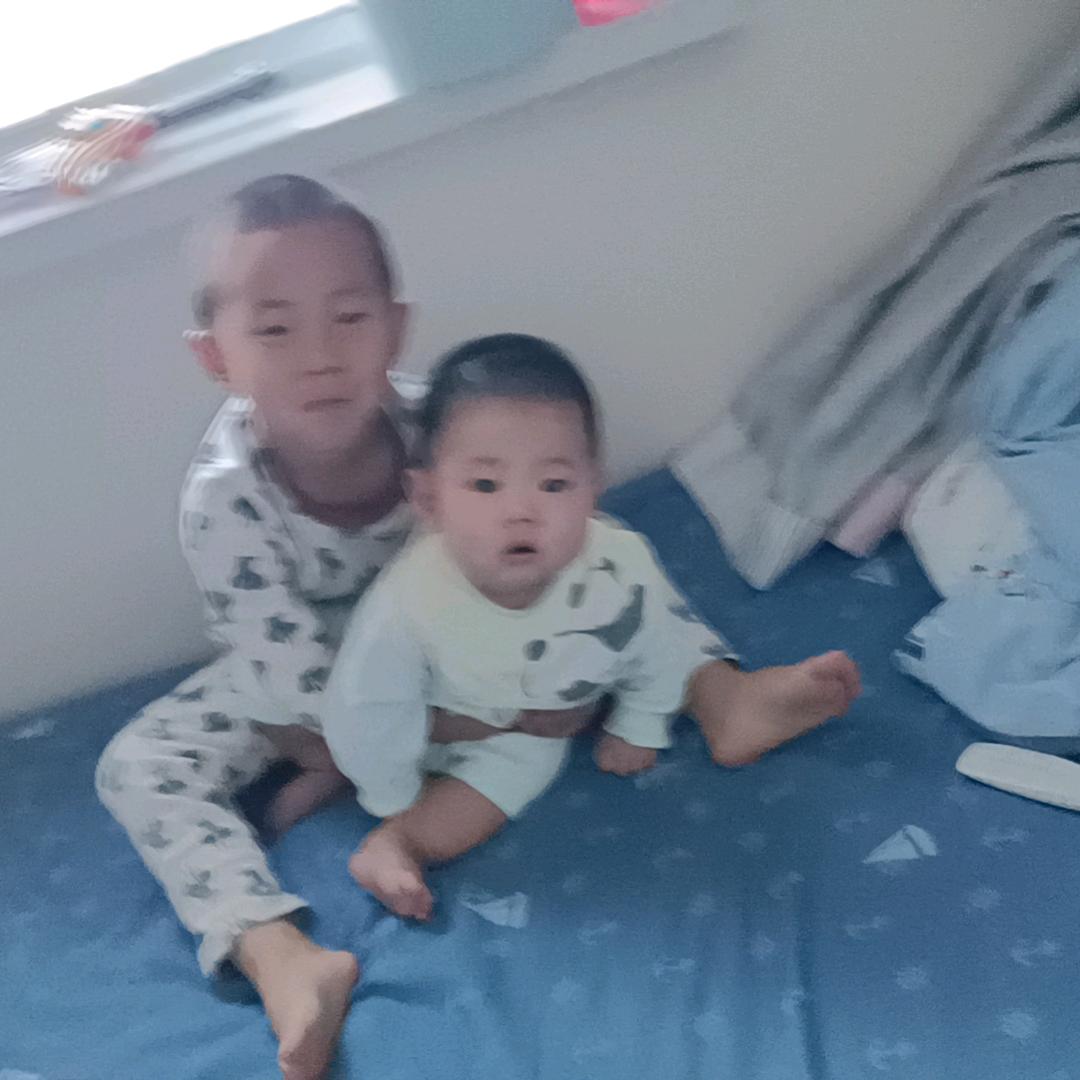 张浩宇，张浩轩，奶奶🍎🍎🌹🌹🍓