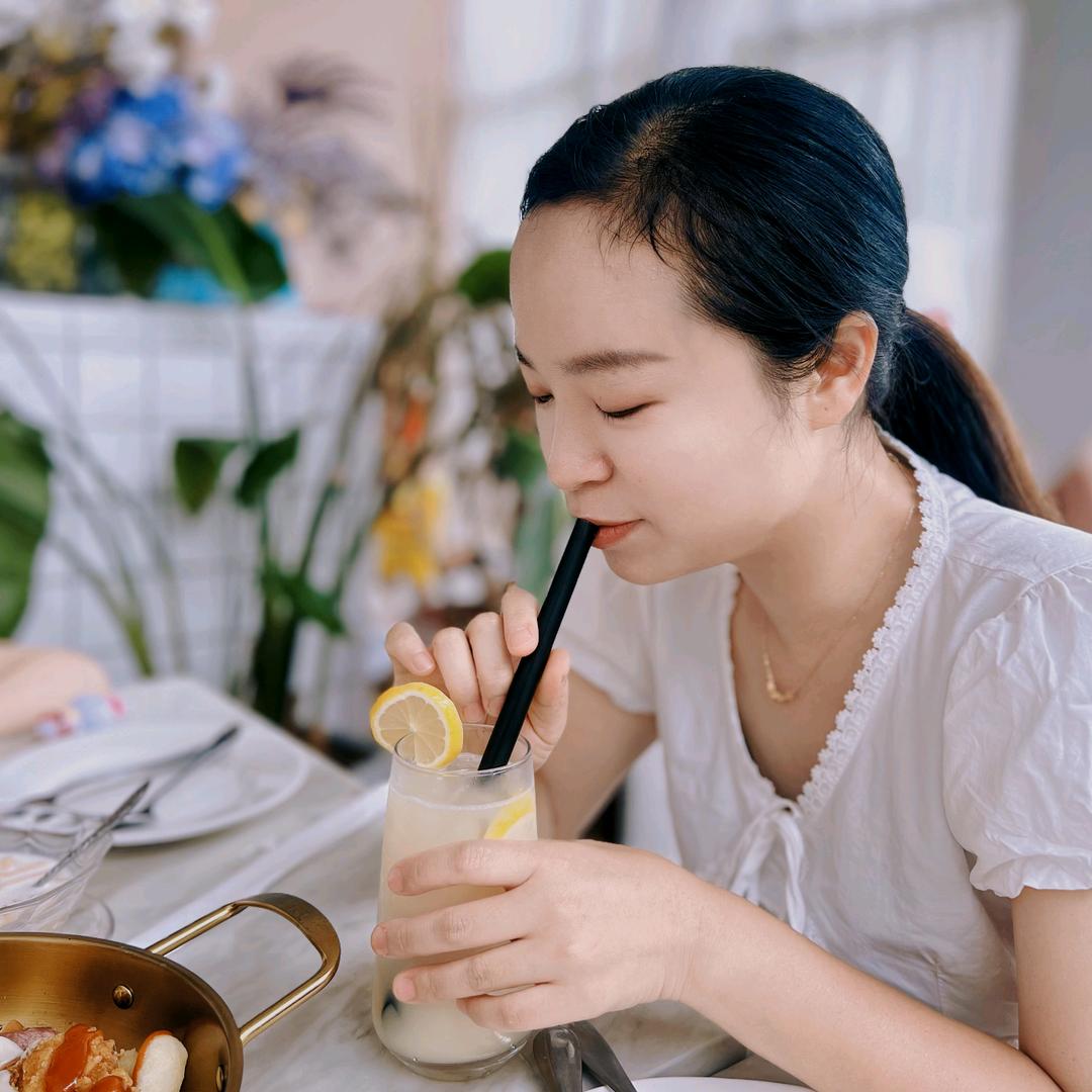 嘿，小妮子